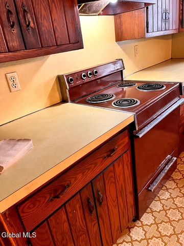 41 Hanneford Road, Queensbury, NY 12804