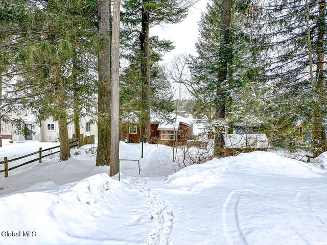 41 Hanneford Road, Queensbury, NY 12804