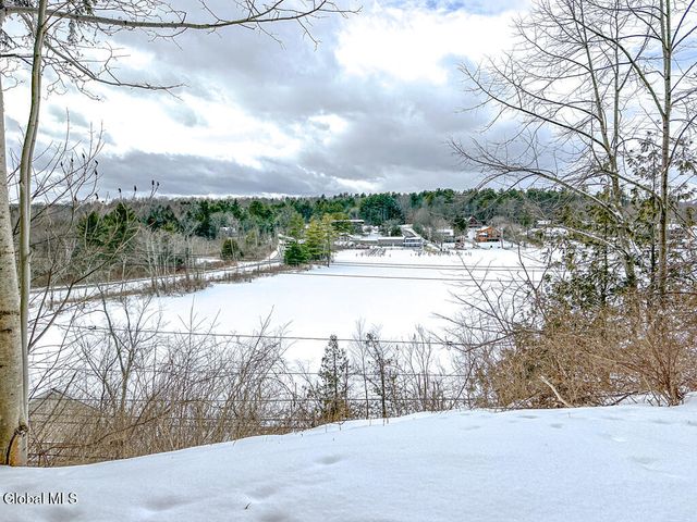 41 Hanneford Road, Queensbury, NY 12804