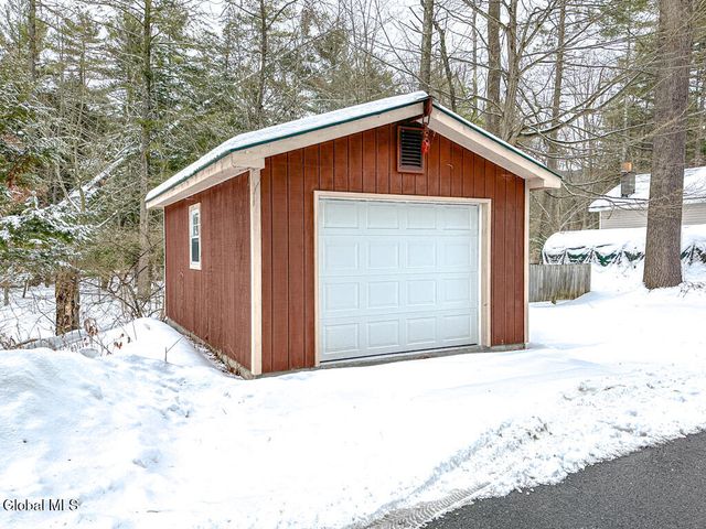 41 Hanneford Road, Queensbury, NY 12804