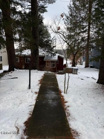 41 Hanneford Road, Queensbury, NY 12804