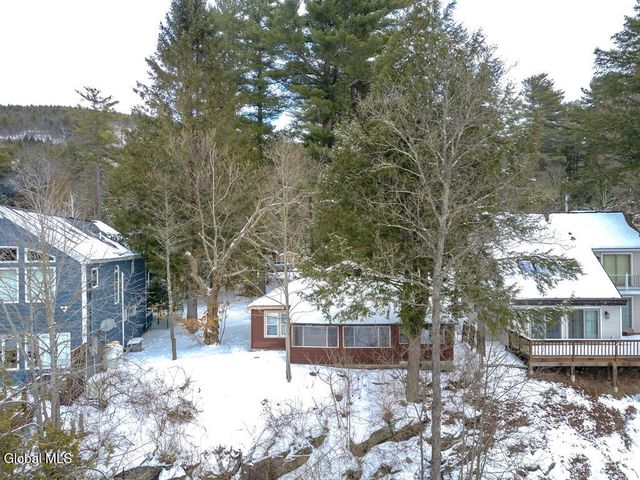 41 Hanneford Road, Queensbury, NY 12804