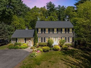 25 Dominique Dr, Bridgewater, MA 02324