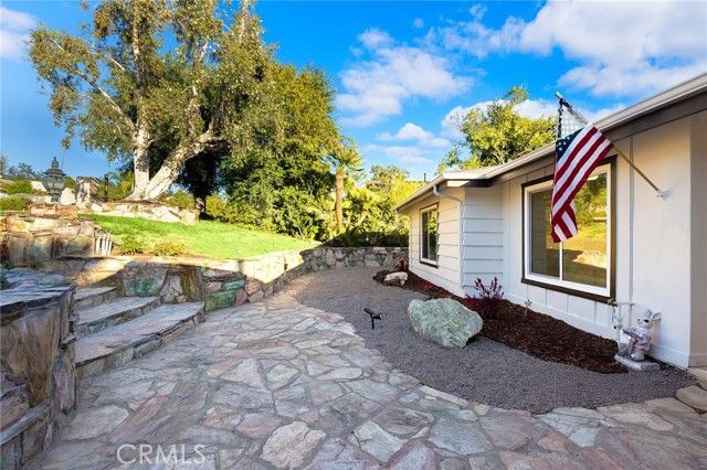 326 E Sierra Madre Avenue, Glendora, CA 91741