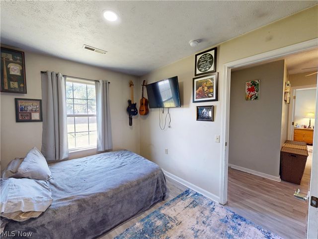 9552 Cloverleaf Road, Windham, OH 44288