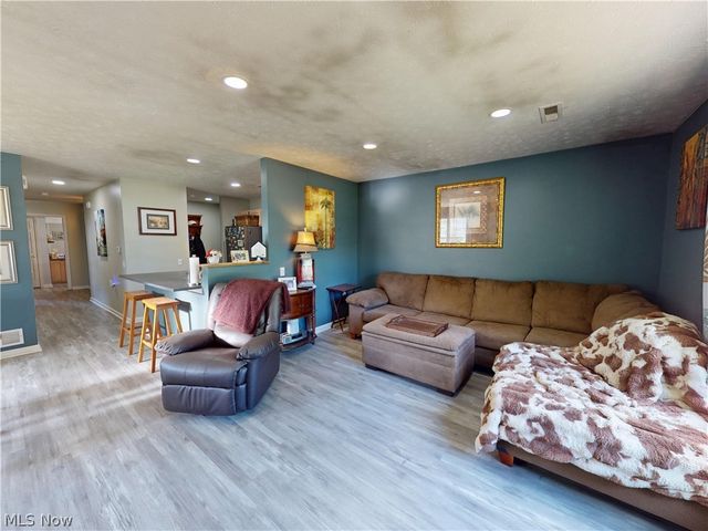 9552 Cloverleaf Road, Windham, OH 44288
