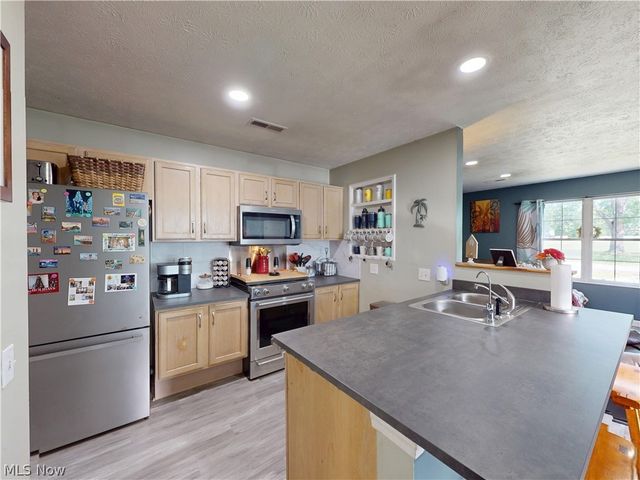 9552 Cloverleaf Road, Windham, OH 44288