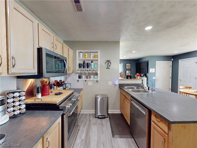 9552 Cloverleaf Road, Windham, OH 44288