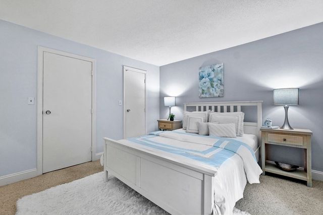 30 Walden Drive 10, Natick, MA 01760
