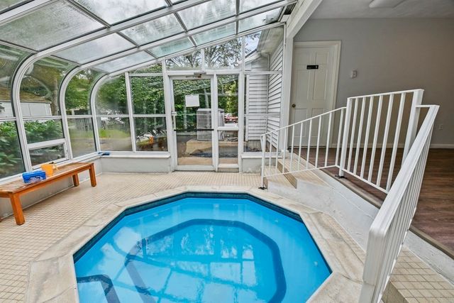 30 Walden Drive 10, Natick, MA 01760