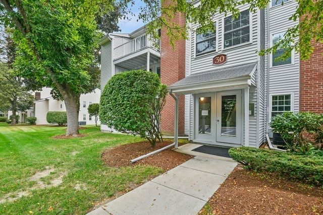 30 Walden Drive 10, Natick, MA 01760