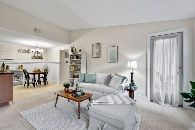 30 Walden Drive 10, Natick, MA 01760