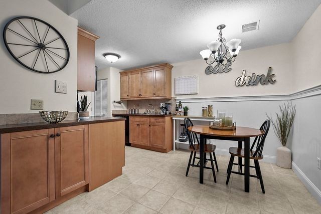 30 Walden Drive 10, Natick, MA 01760