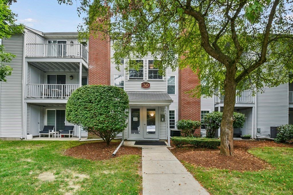 30 Walden Drive 10, Natick, MA 01760