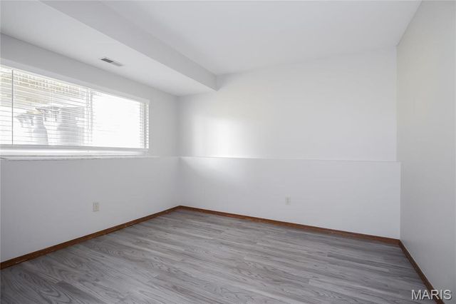 14375 Jamestown Bay Drive, Florissant, MO 63034