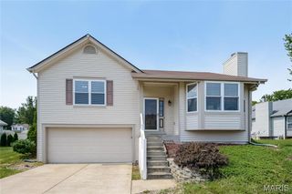 14375 Jamestown Bay Drive, Florissant, MO 63034