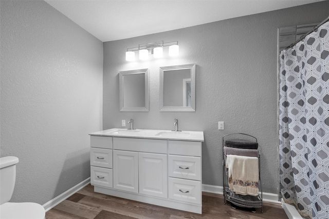 117 W Craven Avenue, Lacy Lakeview, TX 76705