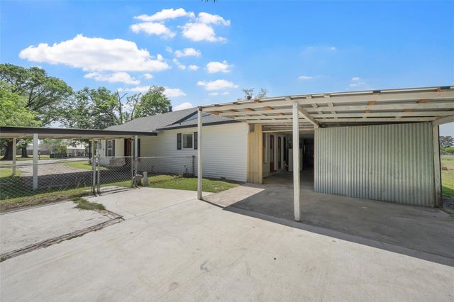 117 W Craven Avenue, Lacy Lakeview, TX 76705