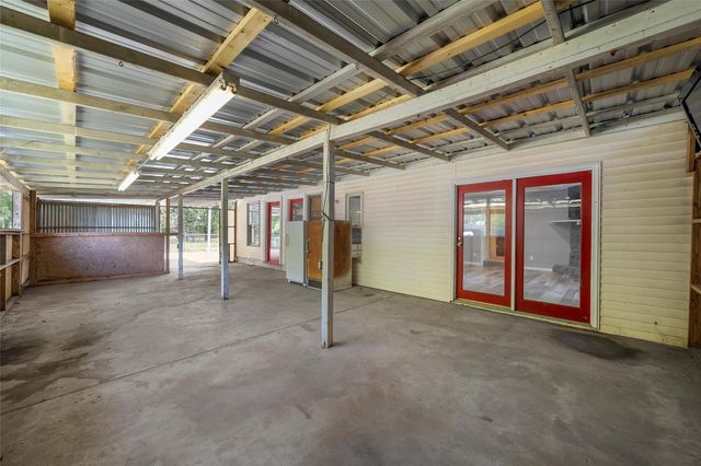 117 W Craven Avenue, Lacy Lakeview, TX 76705