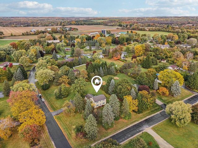 10606 Robinwood COURT, Cedarburg, WI 53012