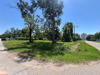 404 & 400 E Hanson Street, Cleveland, TX 77327