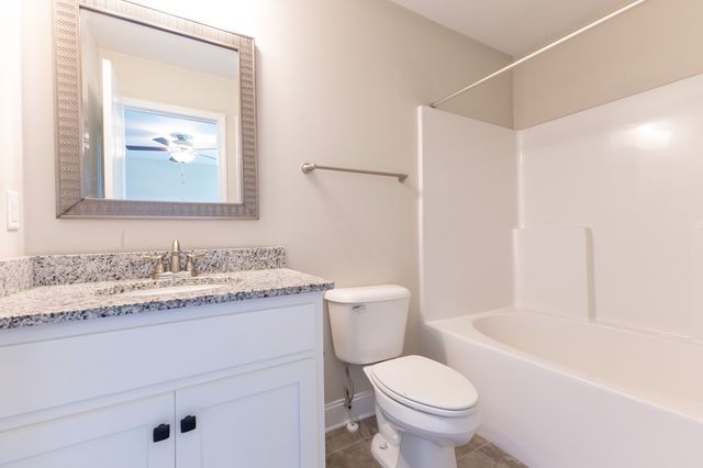 2067 Downstream Dr, Ashland City, TN 37015