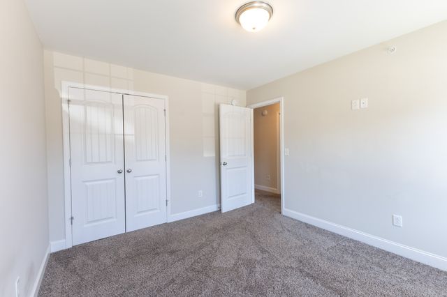 2067 Downstream Dr, Ashland City, TN 37015