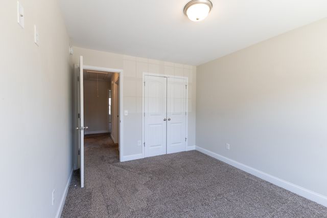 2067 Downstream Dr, Ashland City, TN 37015