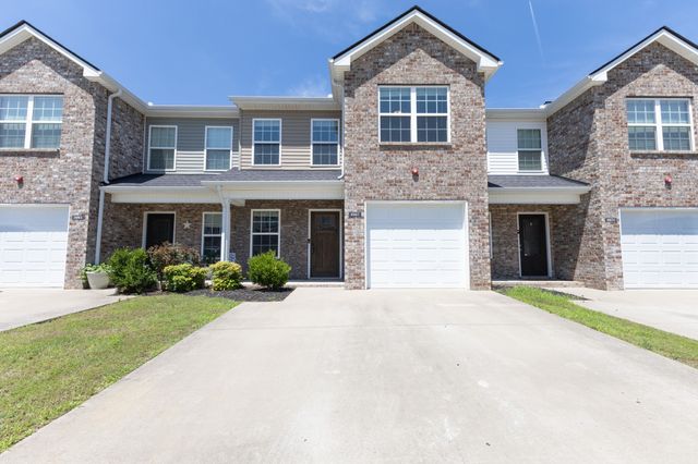 2067 Downstream Dr, Ashland City, TN 37015