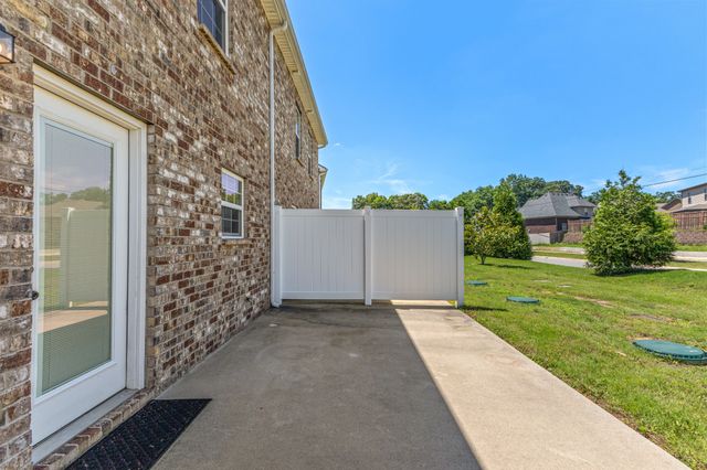 2067 Downstream Dr, Ashland City, TN 37015
