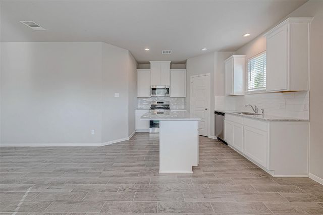 206 Colonnade Reflection Drive, Crosby, TX 77532