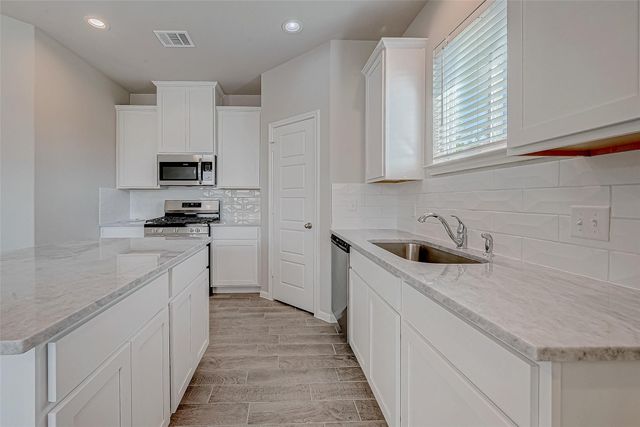 206 Colonnade Reflection Drive, Crosby, TX 77532