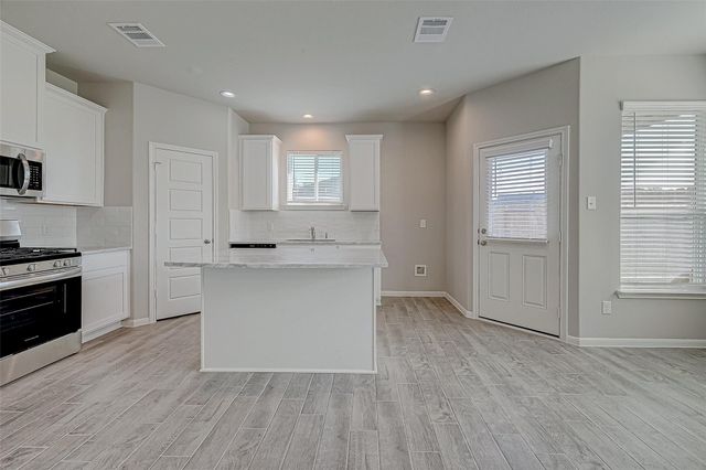 206 Colonnade Reflection Drive, Crosby, TX 77532