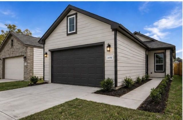 206 Colonnade Reflection Drive, Crosby, TX 77532