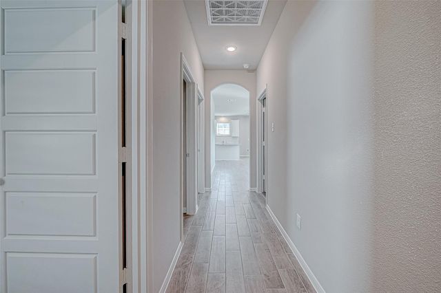 206 Colonnade Reflection Drive, Crosby, TX 77532