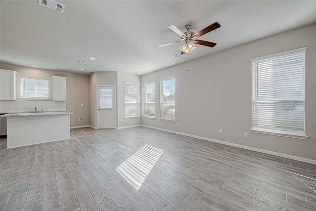206 Colonnade Reflection Drive, Crosby, TX 77532