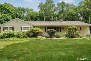 17 Pumpkin Lane, Norwalk, CT 06851