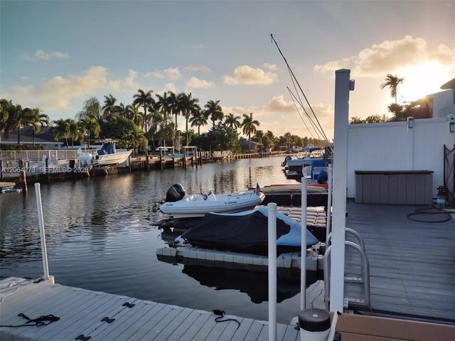 2061 NE 123rd St 2061, North Miami, FL 33181