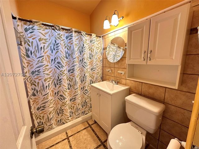 17150 NE 4th Pl, North Miami Beach, FL 33162