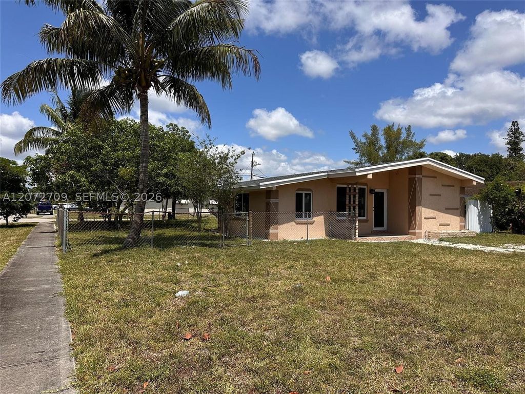 17150 NE 4th Pl, North Miami Beach, FL 33162