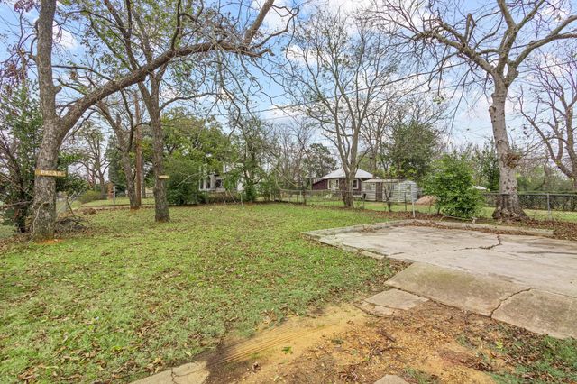 531 W Bullock Street, Denison, TX 75020