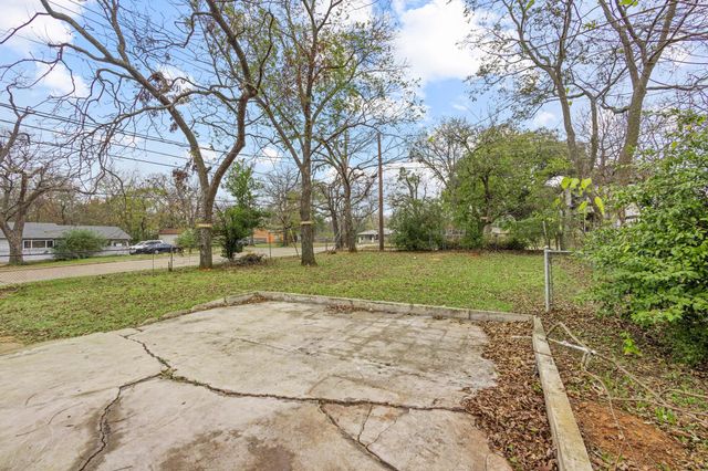 531 W Bullock Street, Denison, TX 75020