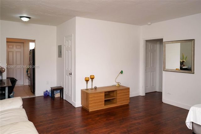 8321 Crespi Boulevard, Miami Beach, FL 33141