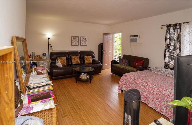 8321 Crespi Boulevard, Miami Beach, FL 33141