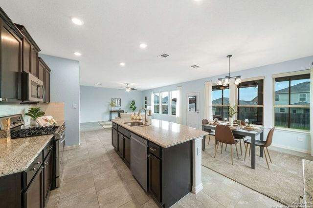 2523 GOLDEN RAIN, San Antonio, TX 78245