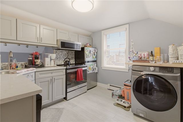 9 Bacheller Street, Newport, RI 02840