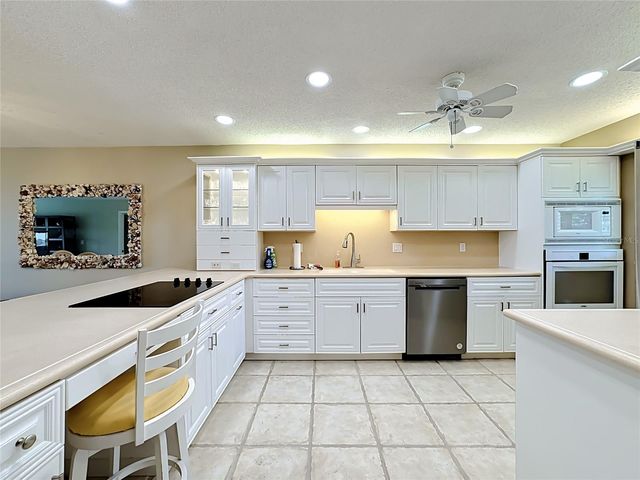 1515 PELICAN POINT DRIVE BA185, Sarasota, FL 34231