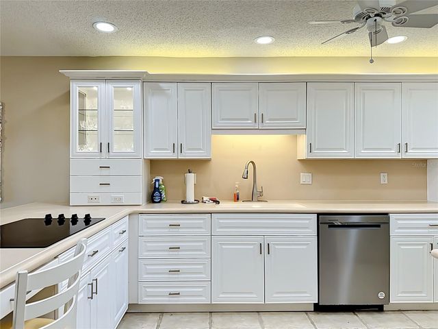 1515 PELICAN POINT DRIVE BA185, Sarasota, FL 34231