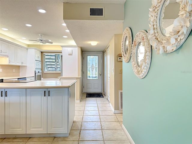 1515 PELICAN POINT DRIVE BA185, Sarasota, FL 34231
