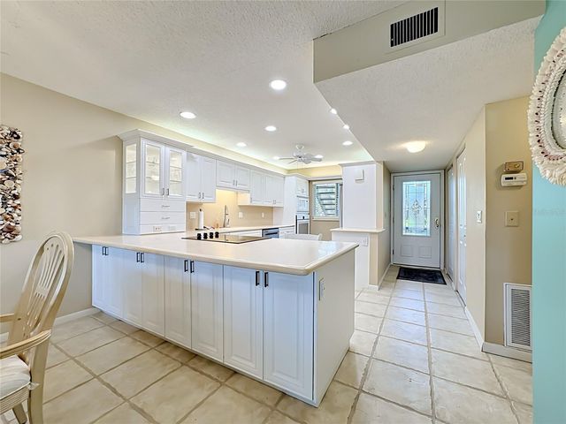 1515 PELICAN POINT DRIVE BA185, Sarasota, FL 34231